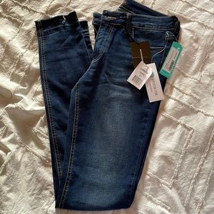 NWT dark skinny jeans 🖤